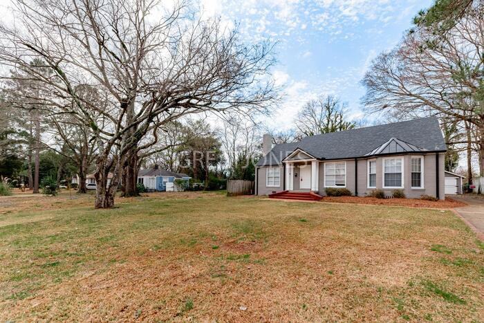 3242 Southmont Dr - Photo 3 of 25