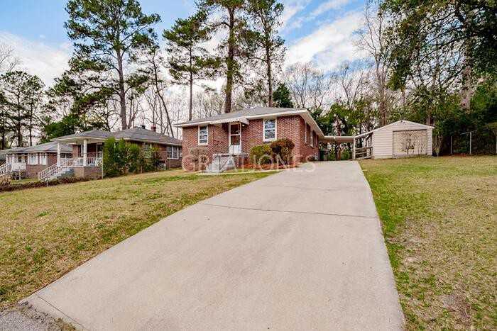 5217 Spalding Ave - Photo 3 of 25