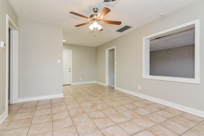 519 Carolyn Dr - Photo 3 of 16