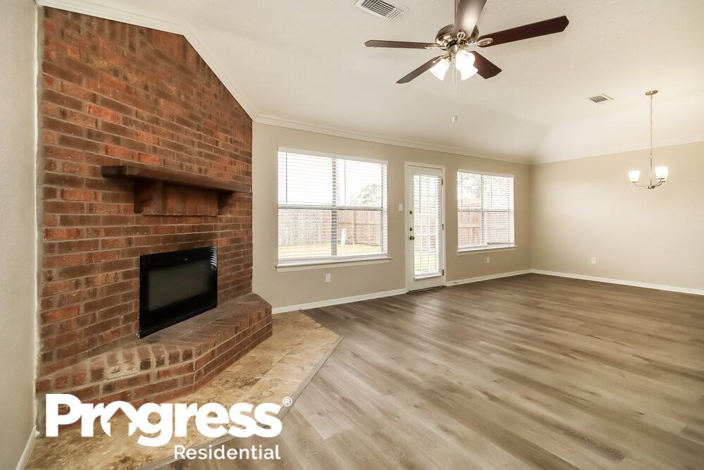 613 Spring Breeze St - Photo 3 of 21