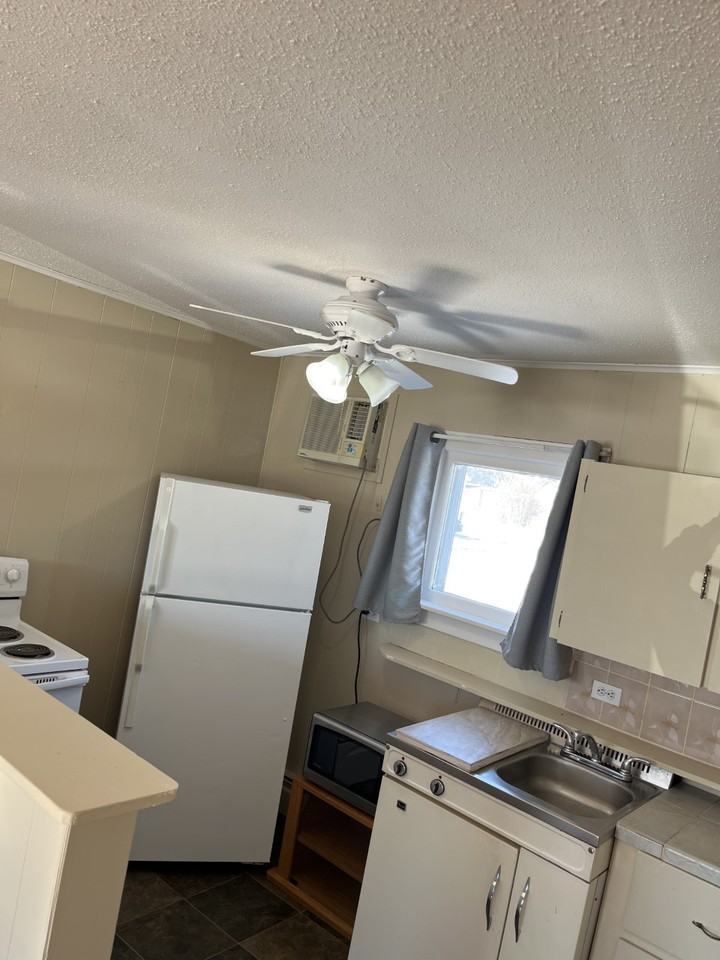 115 1-115 Bayview Drive #1 - Photo 3 of 4