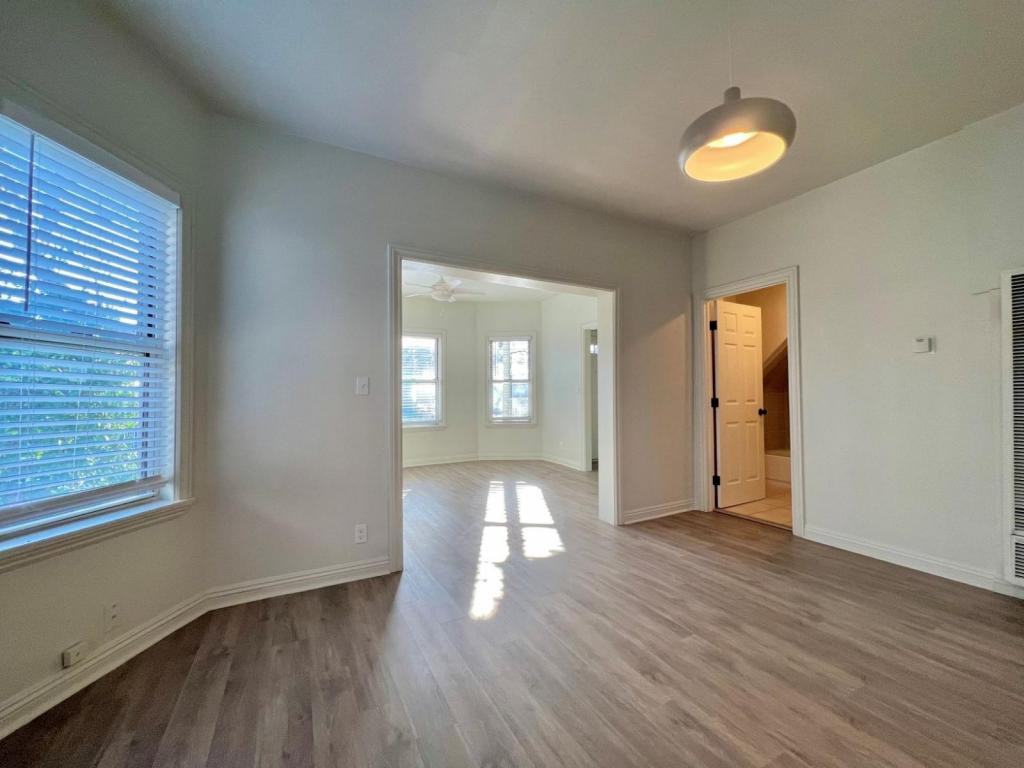 328 14th St - Photo 6 of 10