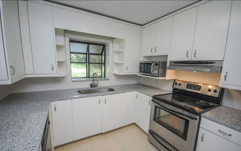 194 Meridianna Dr - Photo 2 of 10