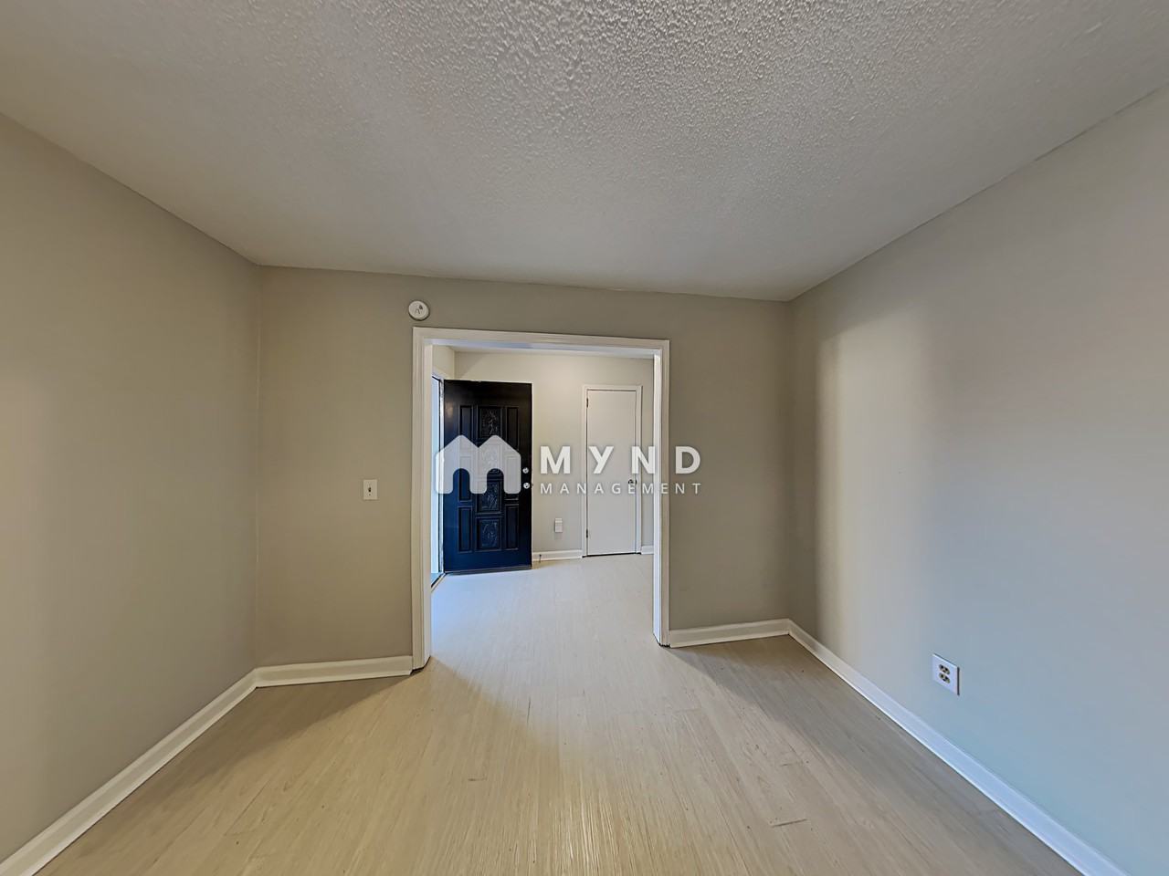 917 Keystone Cir - Photo 2 of 20