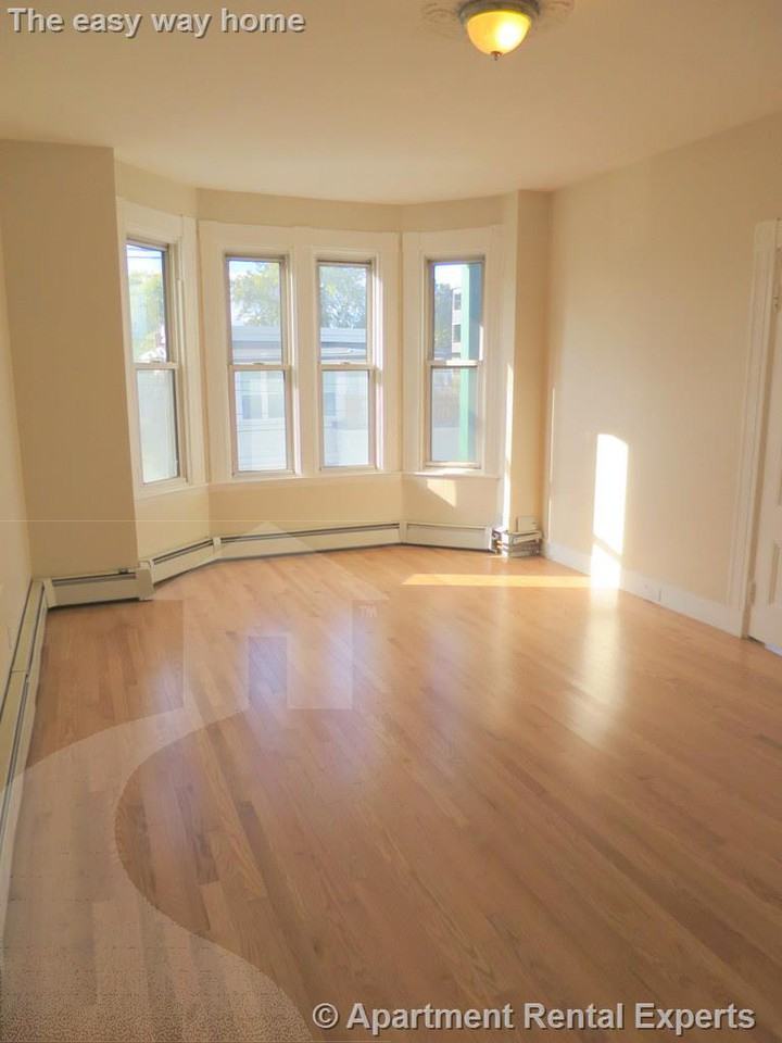 90 Norfolk St #4 - Photo 2 of 13