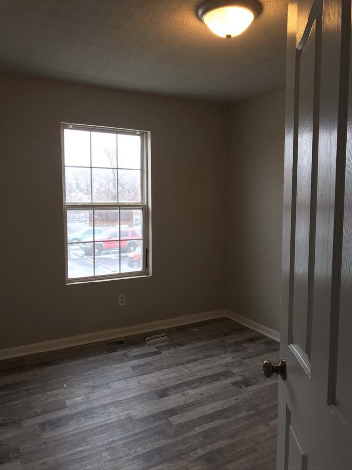 127 Karen Ct #1 - Photo 5 of 9