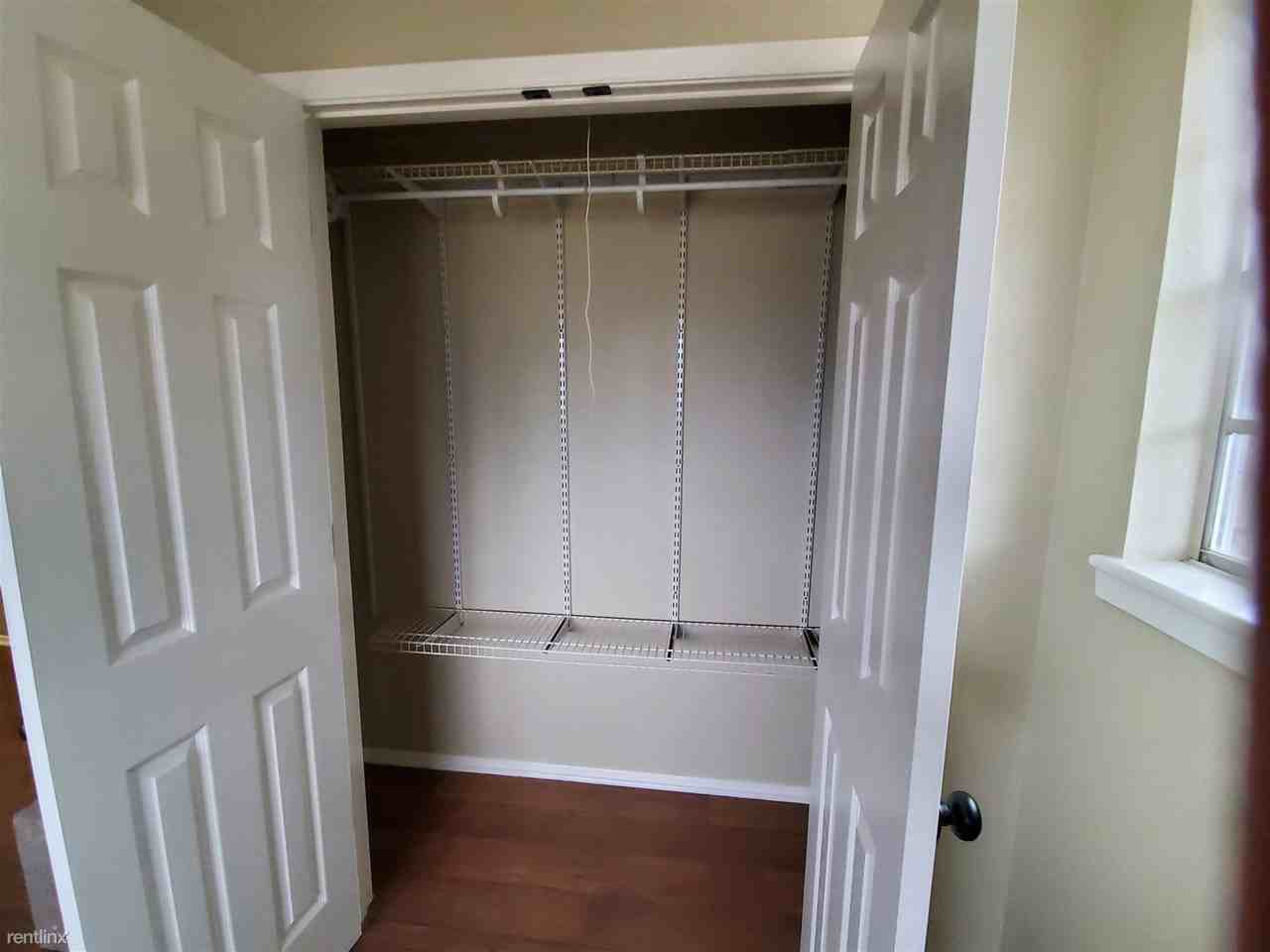 801 S Foster St - Photo 3 of 14