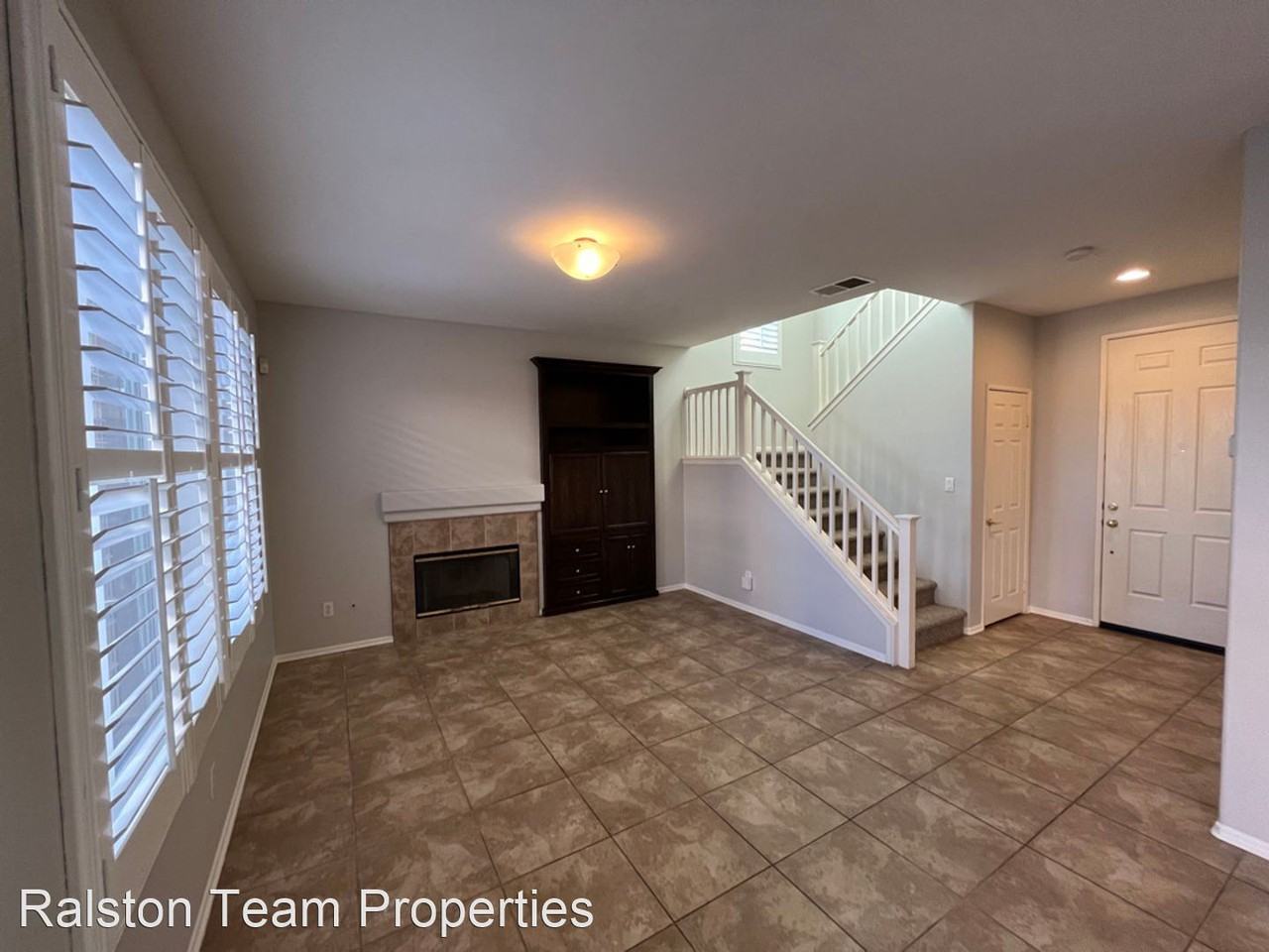 2860 Bear Valley Rd - Photo 3 of 20