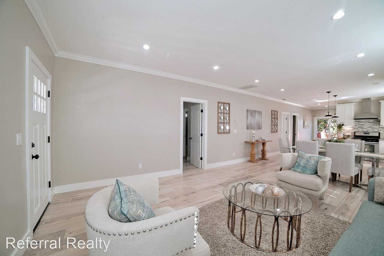 764 Willis Ave - Photo 3 of 18