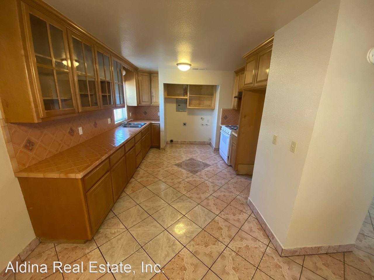 715-A & 715-B C St. - Photo 2 of 7