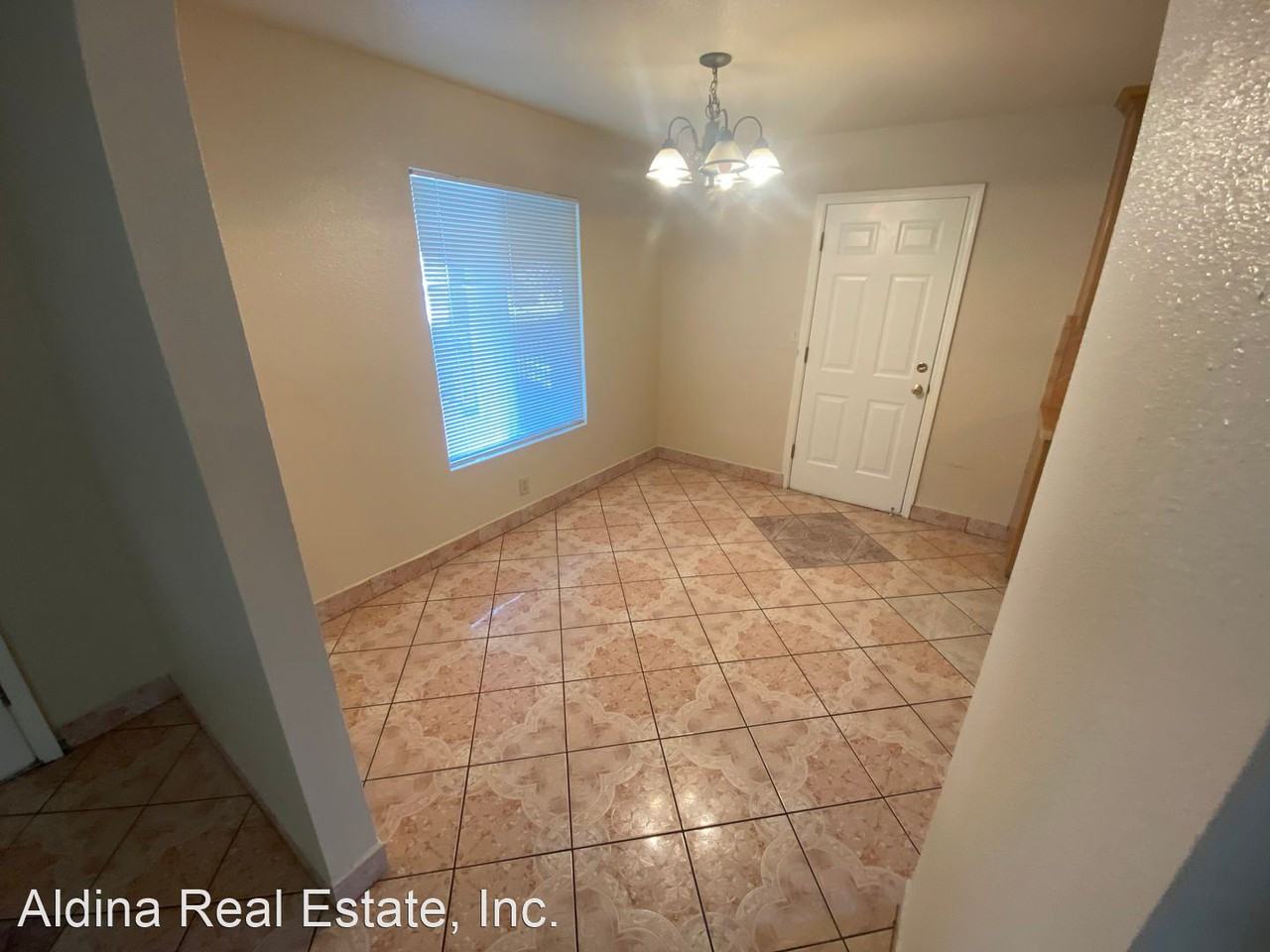 715-A & 715-B C St. - Photo 3 of 7