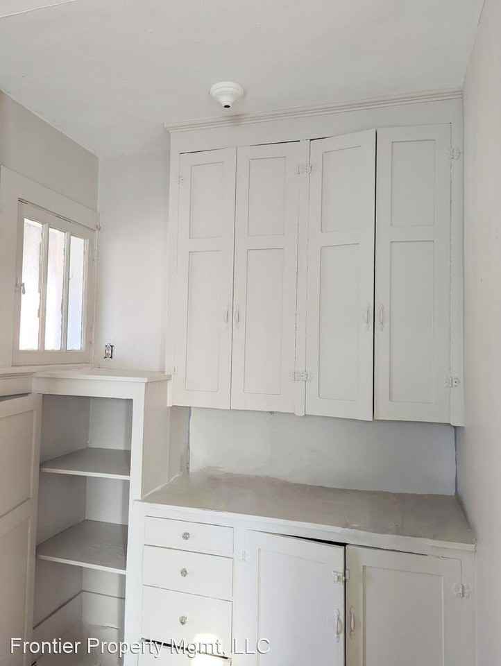 315 6th St - Photo 3 of 13