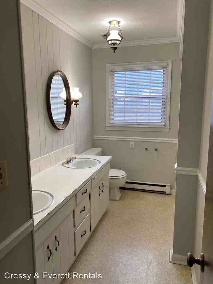 2160-2162 Charles Drive - Photo 2 of 11