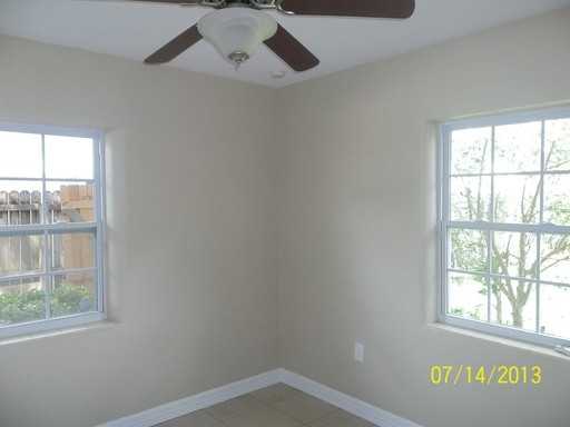 1333 Orchid Ave - Photo 3 of 9