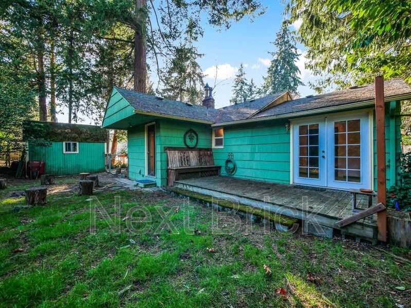 9730 46th Ave Ne - Photo 3 of 17