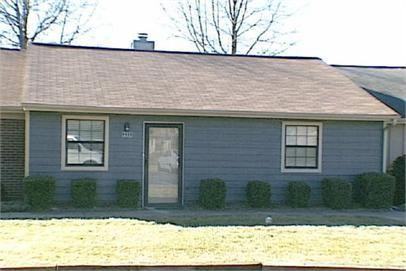 211 Kentucky Dr - Photo 3 of 8