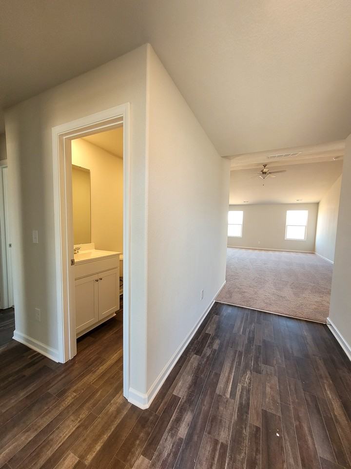 385 Windbreak Ln - Photo 3 of 37