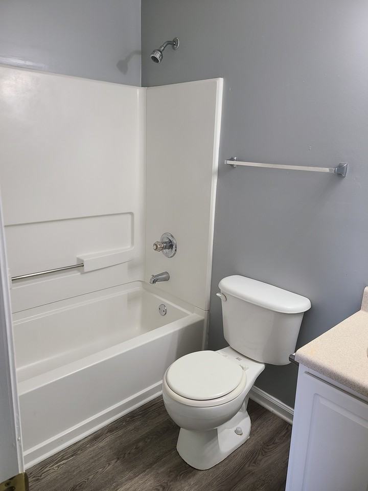 165 Concord Terrace - Photo 3 of 11