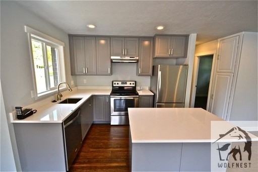 1071 N Valentine St - Photo 3 of 18