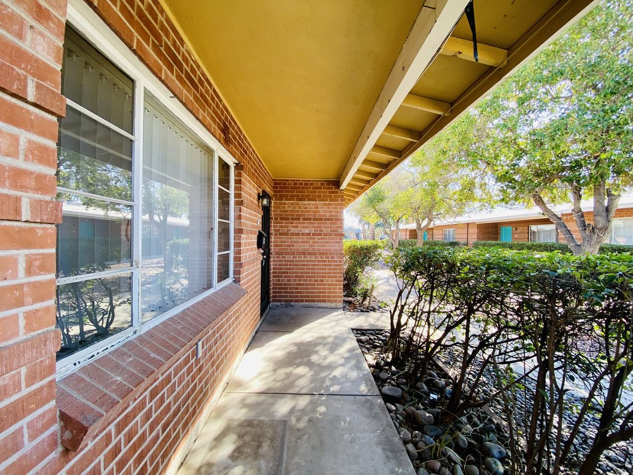 2701 E Copper St - Photo 2 of 4