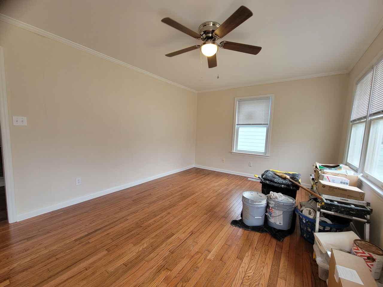 1009 Fairview St - Photo 2 of 8