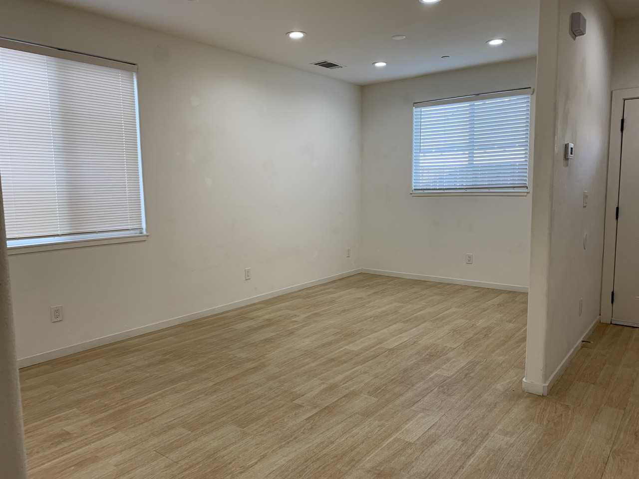 1423 Canal St - Photo 3 of 12