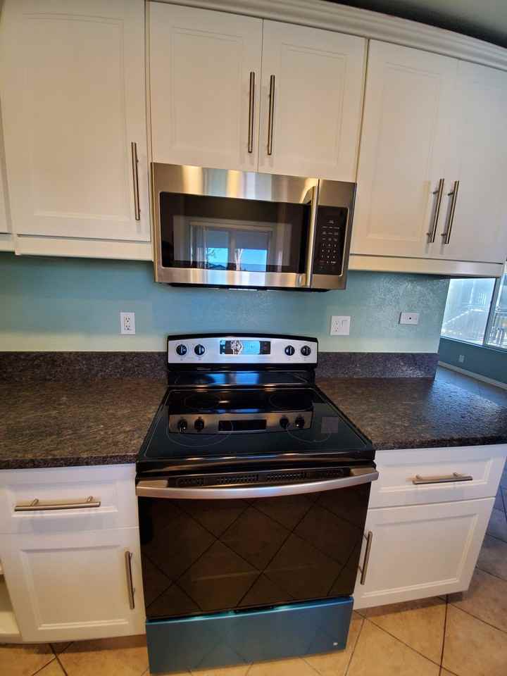 4246 Van Dyke Ave - Photo 2 of 13