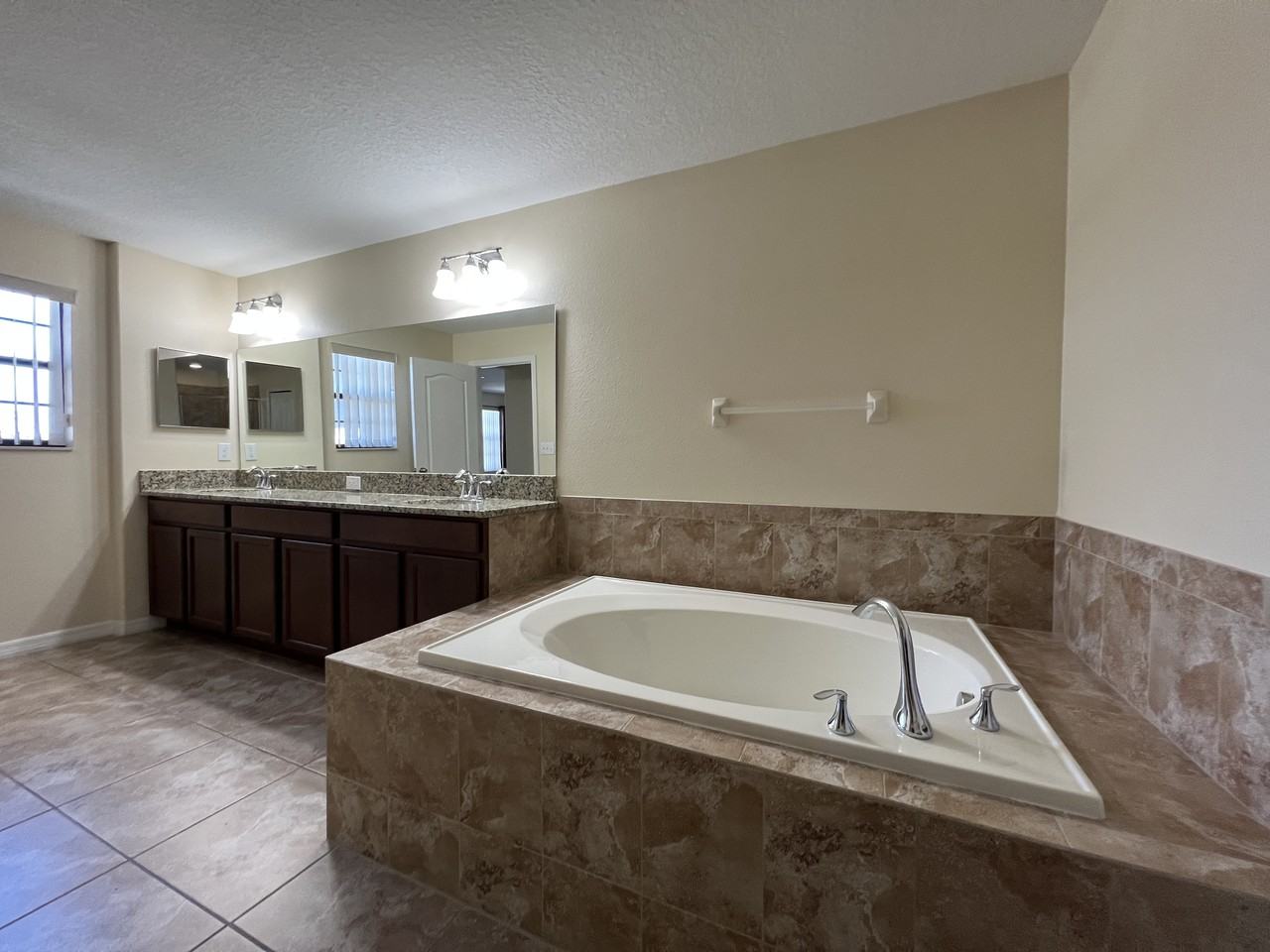 20010 Date Palm Way - Photo 6 of 13