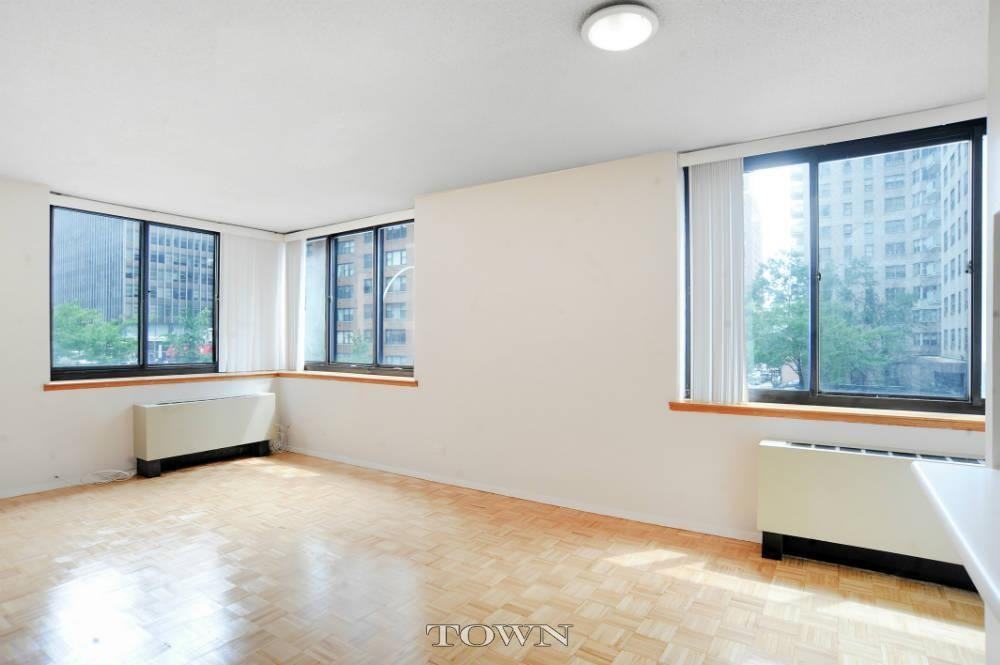 250 E 40th St #3E