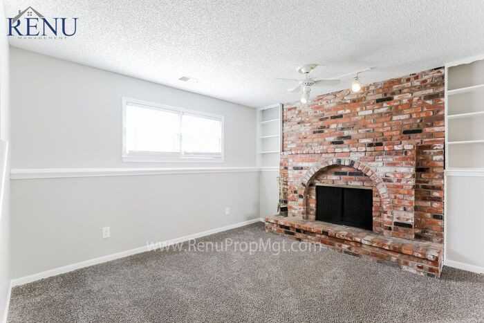 8020 N Garfield Ave - Photo 3 of 17