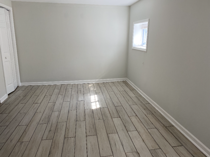 220 Ascot Pl Ne - Photo 3 of 13