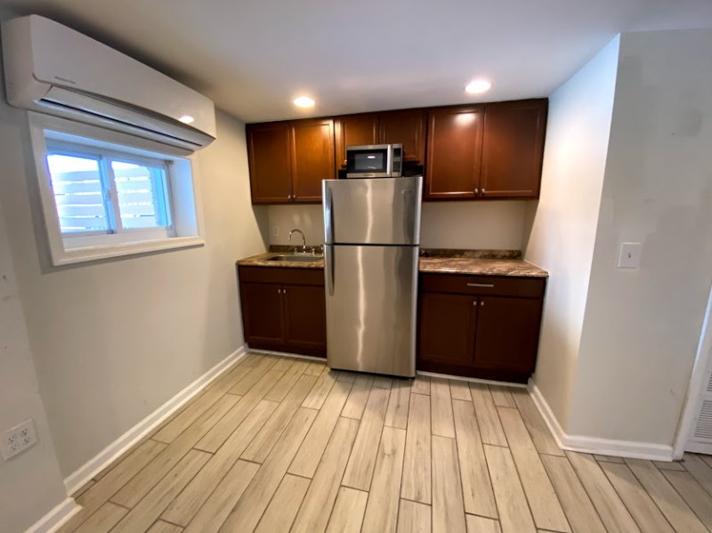 220 Ascot Pl Ne - Photo 6 of 13