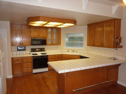 3410 Rachel Ct - Photo 2 of 5