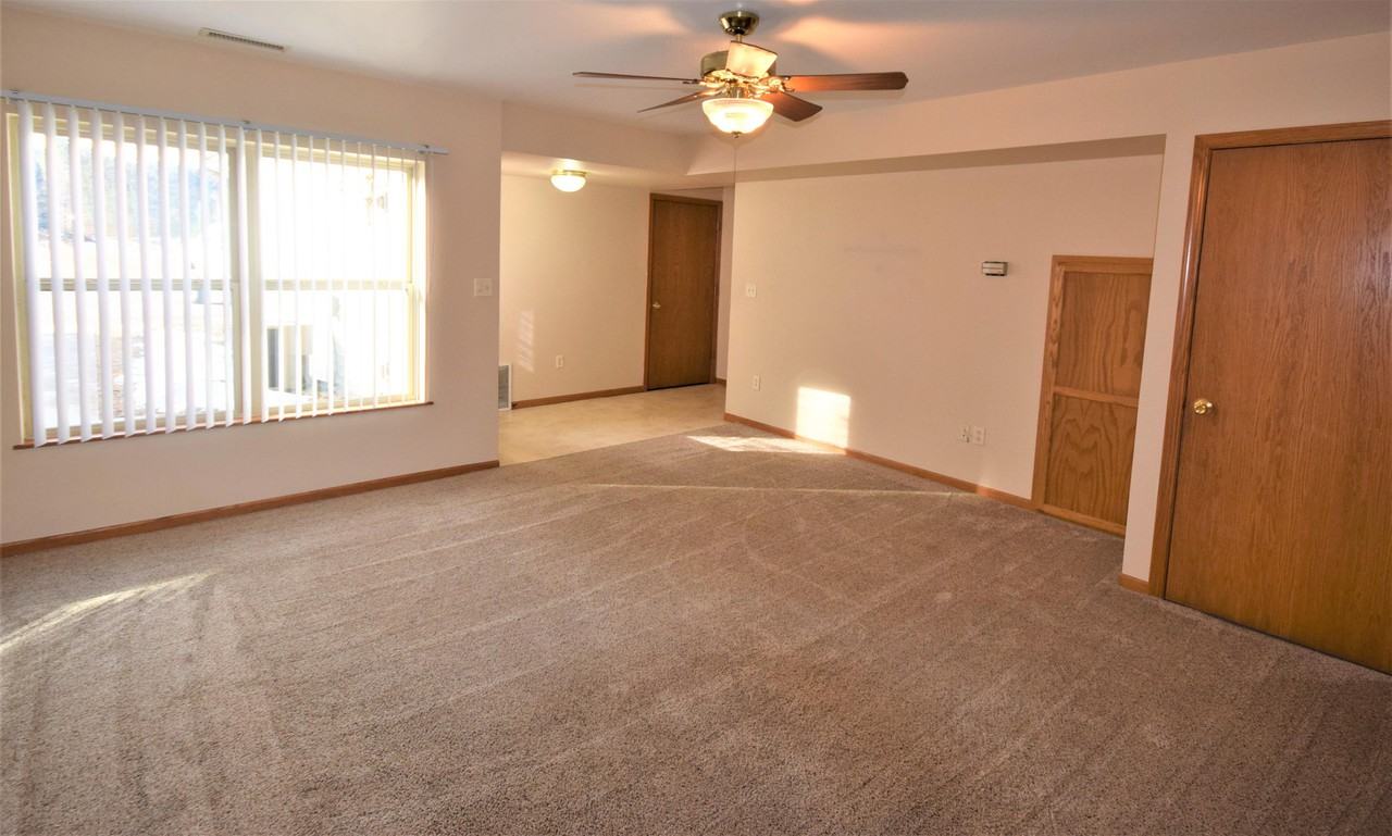 412 Preston Ln #2 - Photo 3 of 16