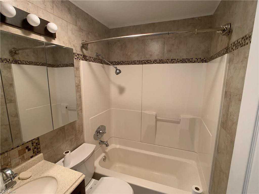 268 N Roanoke Ave #1 - Photo 6 of 8