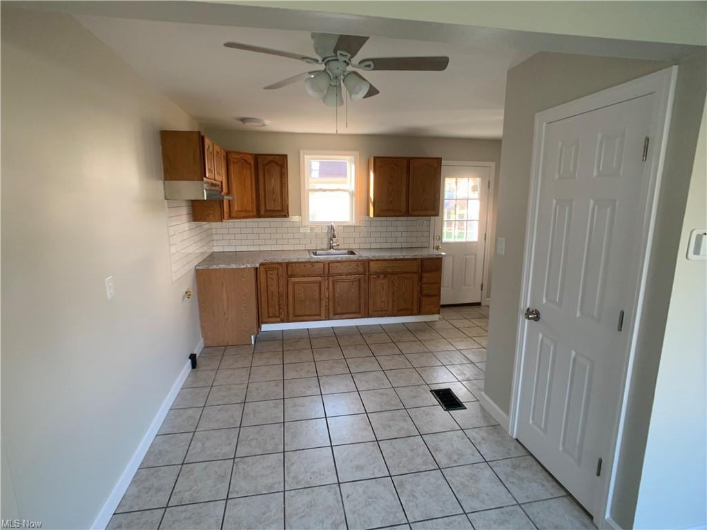 268 N Roanoke Ave #1 - Photo 7 of 8