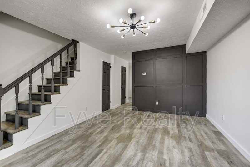 422 E Palestine Ave #B - Photo 2 of 22