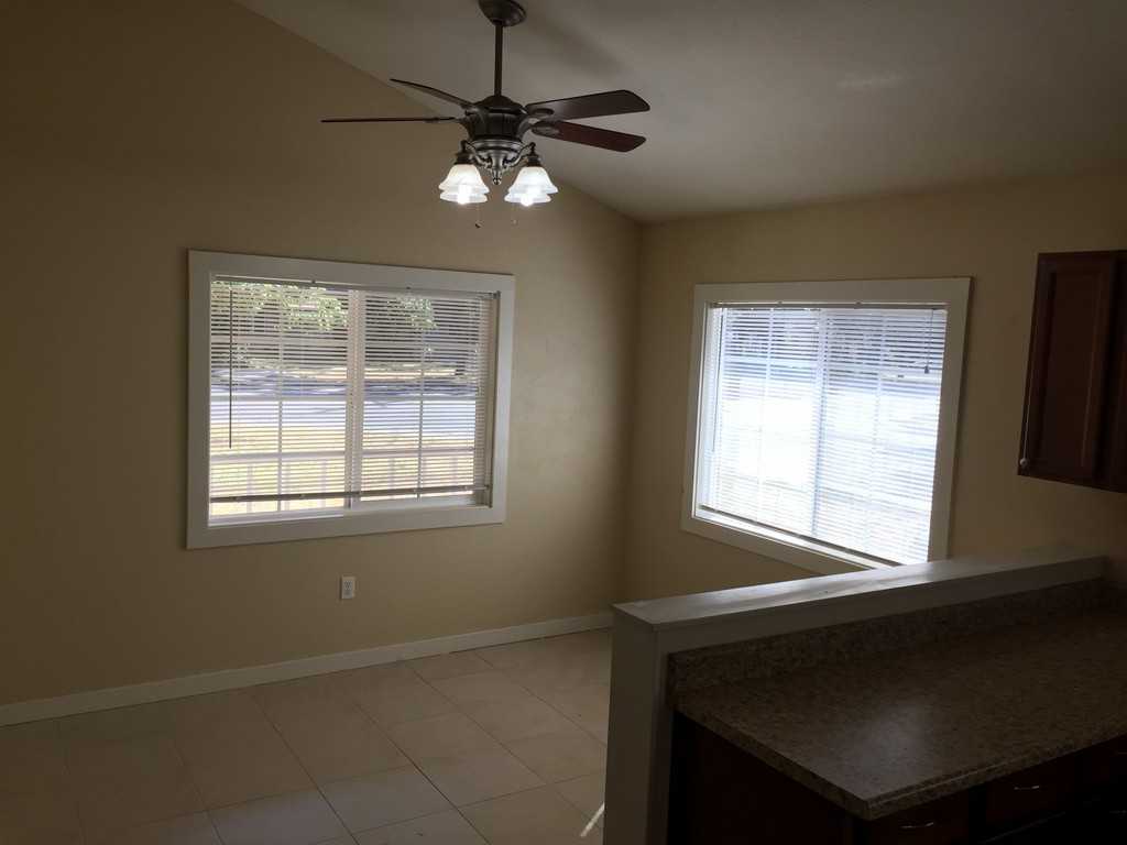 1305 Chestnut St #1 - Photo 4 of 23