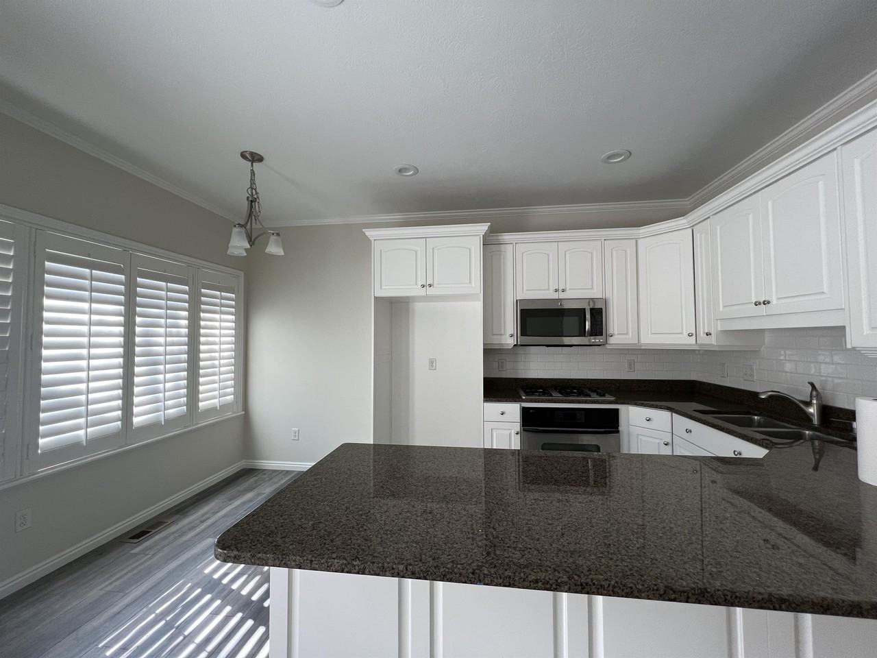 202 E White Spruce Cv #1 - Photo 4 of 28