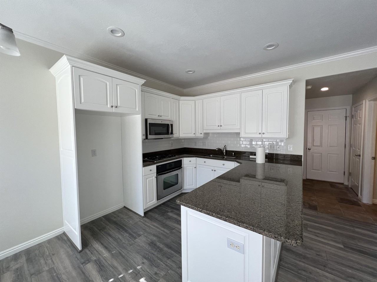 202 E White Spruce Cv #1 - Photo 5 of 28