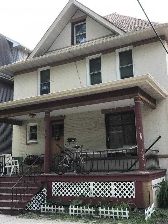 836 E Gorham St - Photo 3 of 19