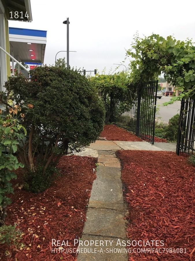 1814 Broadway Uppr #2 - Photo 3 of 10