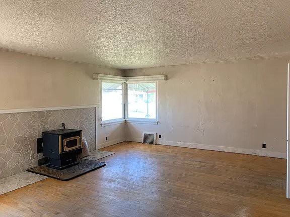 505 4th St - Photo 3 of 17