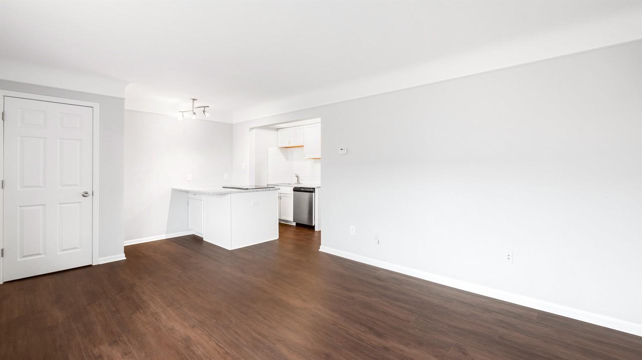 1615 W 9 Mile Rd #1615 - Photo 5 of 17