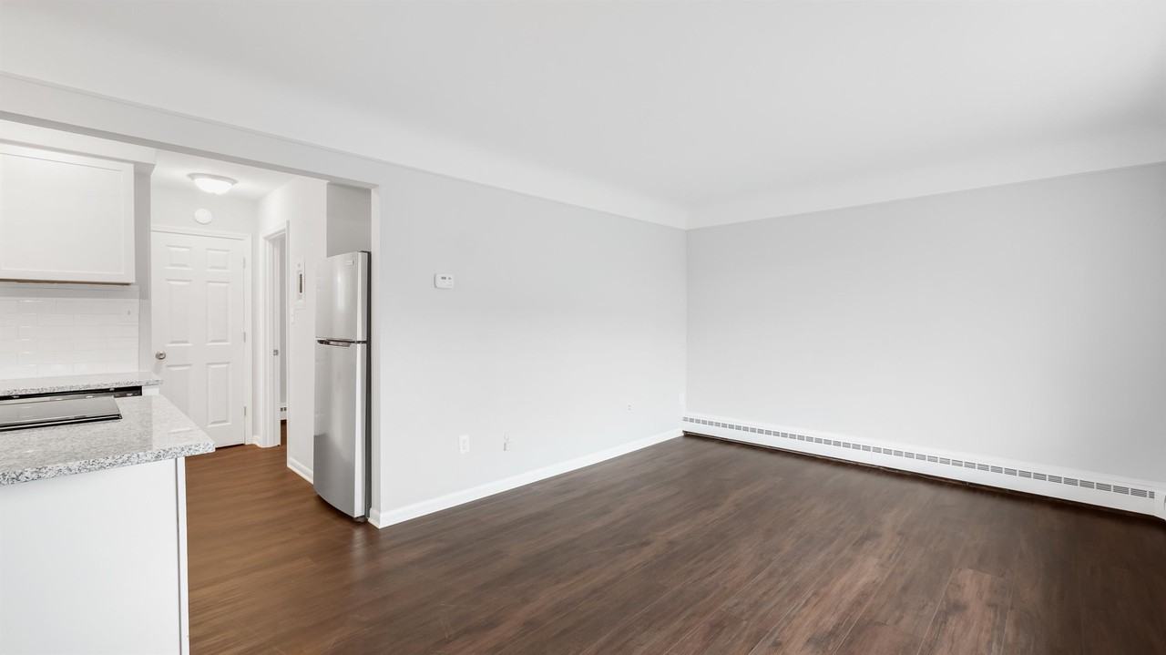 1615 W 9 Mile Rd #1615 - Photo 7 of 17