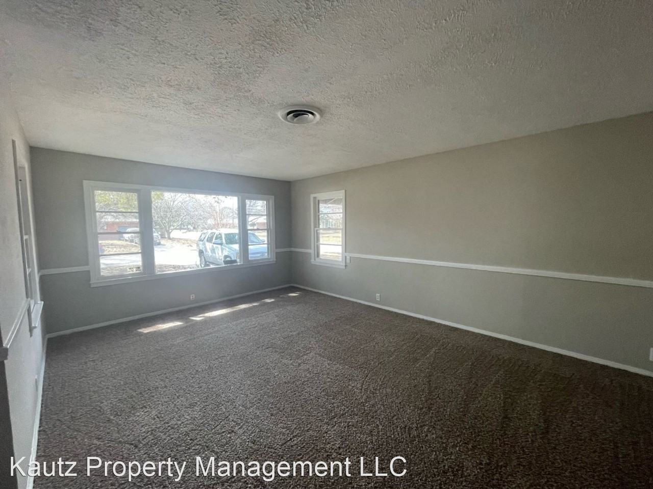 1133 Western Blvd - Photo 2 of 9