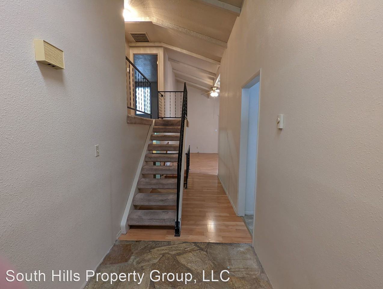 177/179 Crestview - Photo 2 of 10