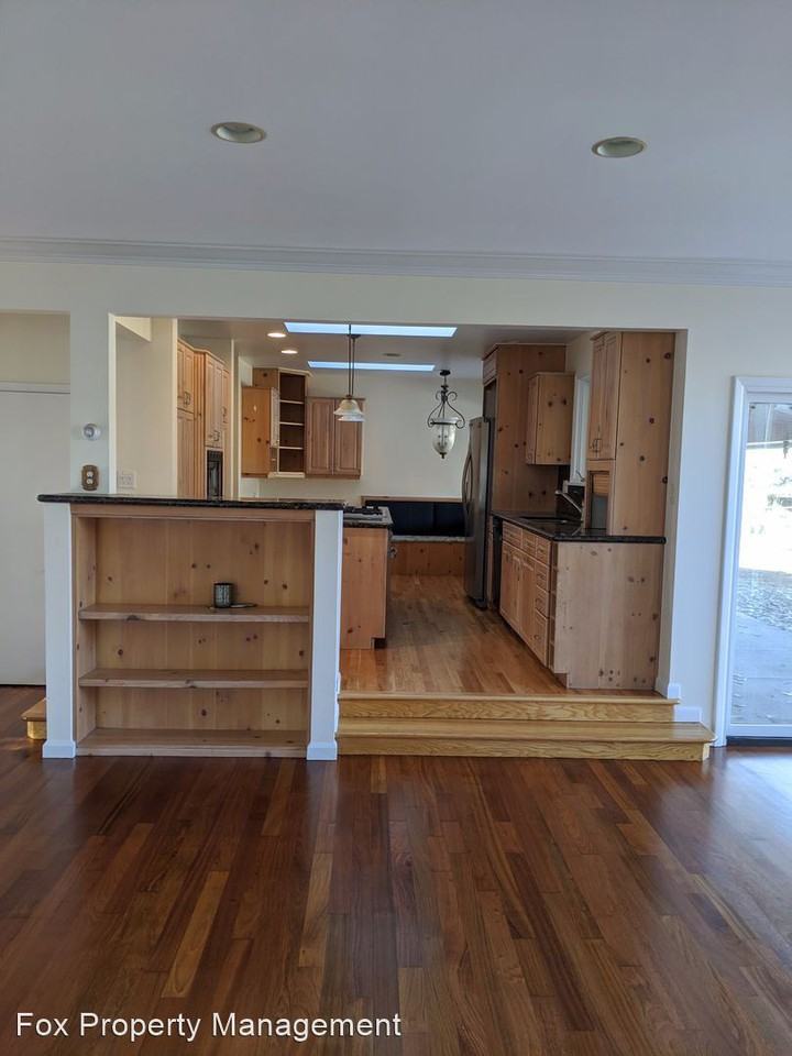 6079 Simmons Dr - Photo 2 of 13