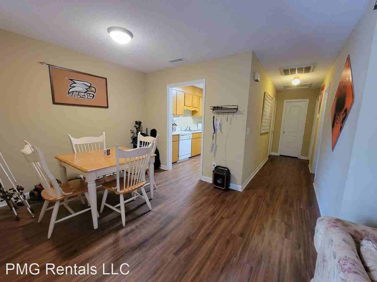 802 Robinhood Trail - Photo 2 of 14