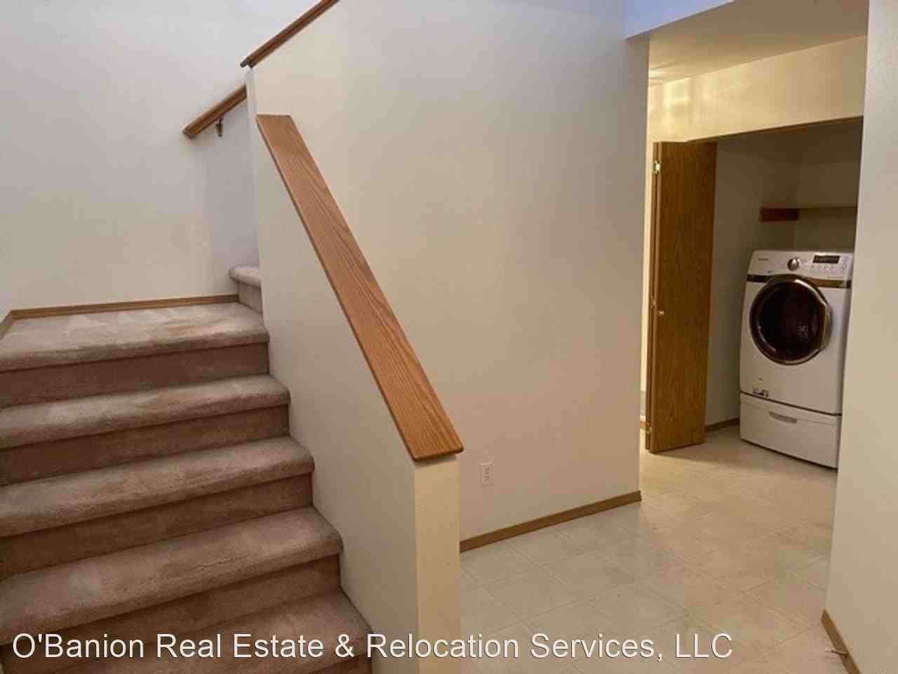 19569 Highland Ridge Dr - Photo 2 of 23